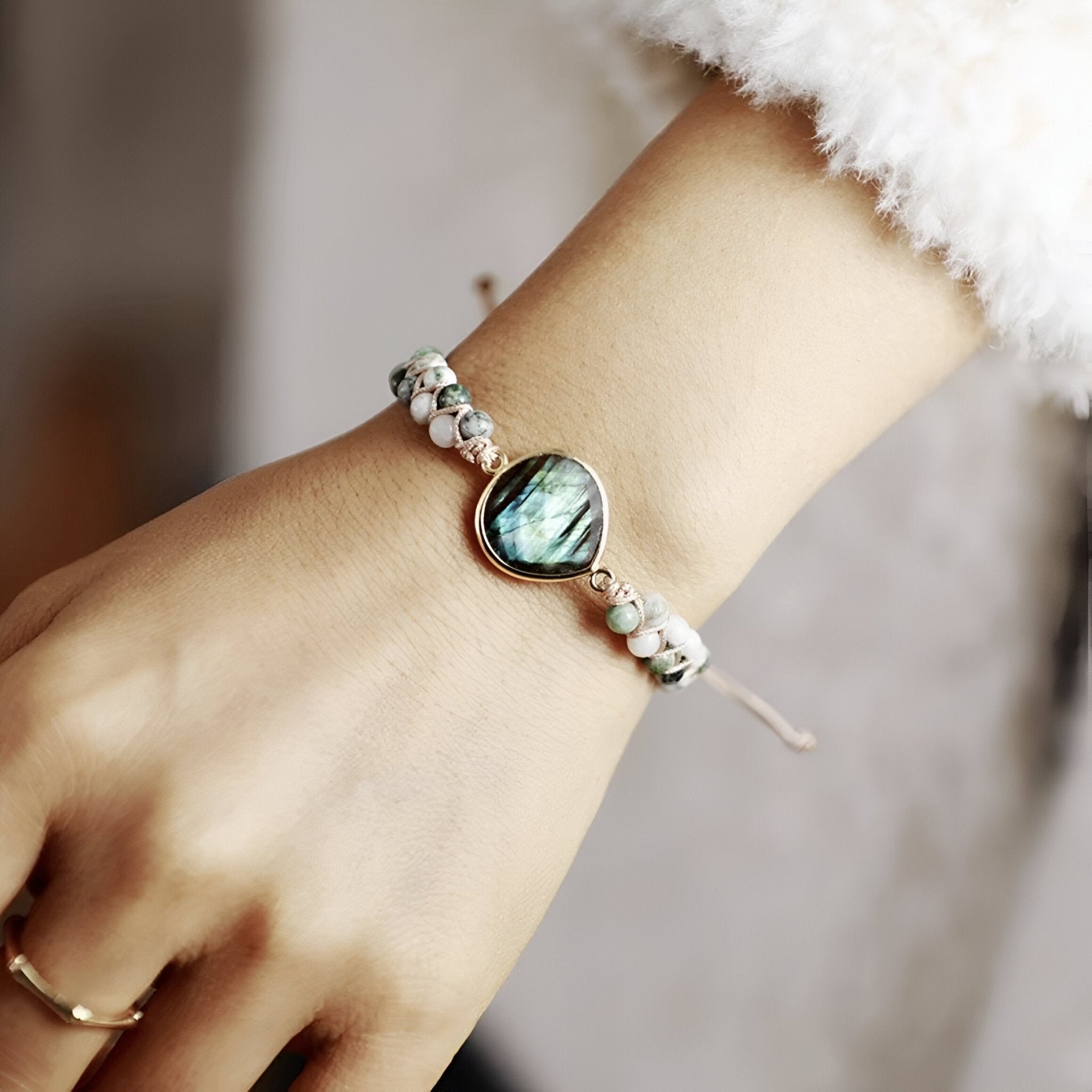 Bracelet en pierre de labradorite 